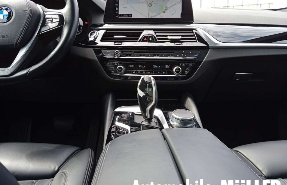 BMW Řada 5 Sport Line i Touring Park-Assistent Leder LED Navi