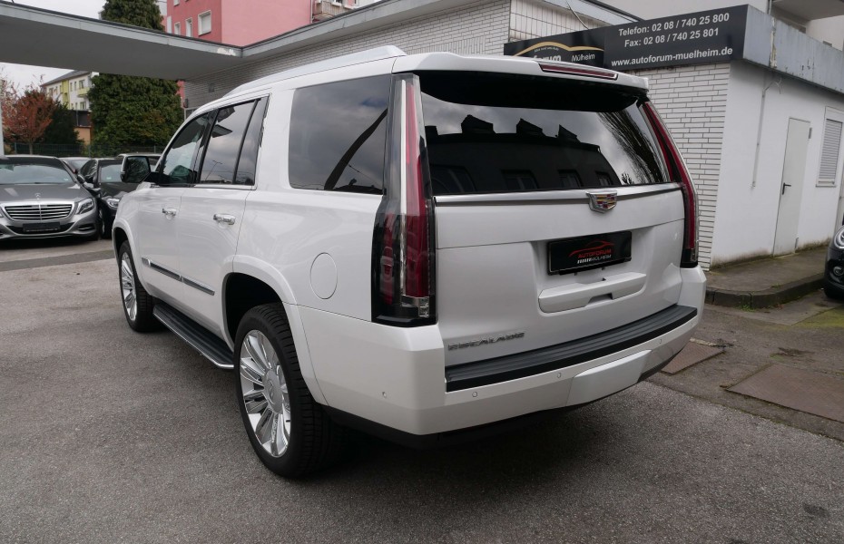 Cadillac Escalade 6.2 V8 Platinum 8Sitze LED 3xTV Bose HUD KeyGo360K