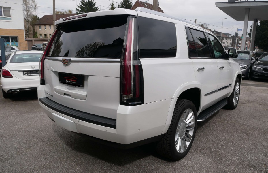 Cadillac Escalade 6.2 V8 Platinum 8Sitze LED 3xTV Bose HUD KeyGo360K