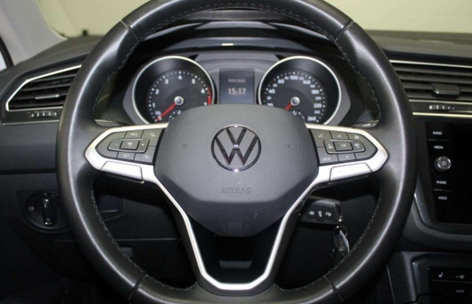 Volkswagen Tiguan United 1,5TSI DSG AHK Pano Navi LED Klima