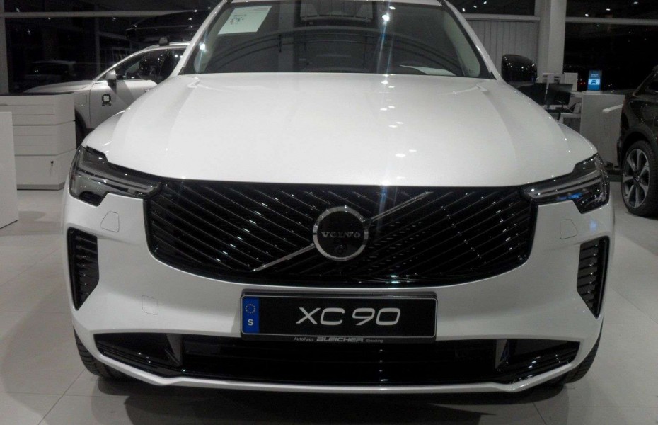 Volvo XC90 T8 Plus Dark AWD | Facelift