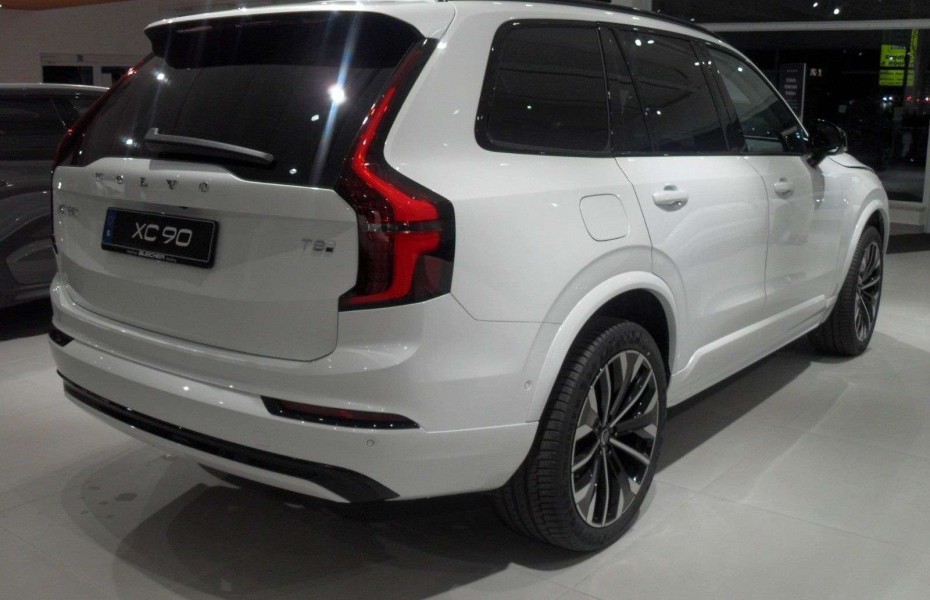 Volvo XC90 T8 Plus Dark AWD | Facelift