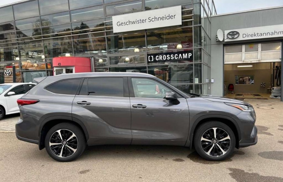 Toyota Highlander 2.5-l Hybrid Luxury 8-Fach Bereift Pano