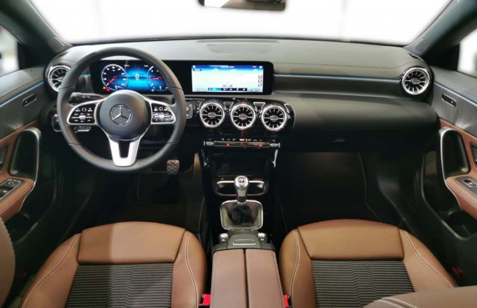 Mercedes-Benz CLA 180 d PROGRESSIVE PANO+SMARTP